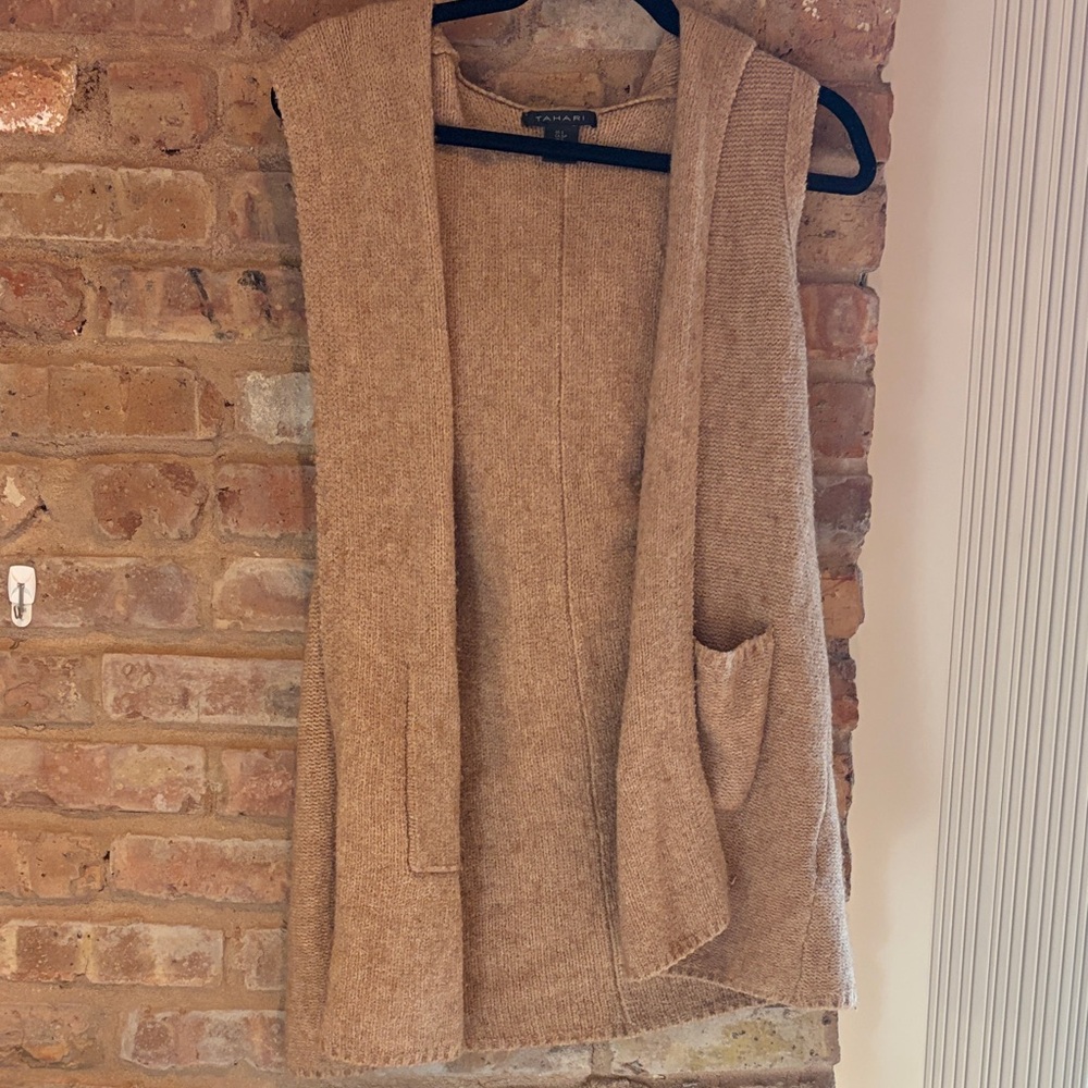 TAHARI Cozy Tan Sleeveless Cardigan S
